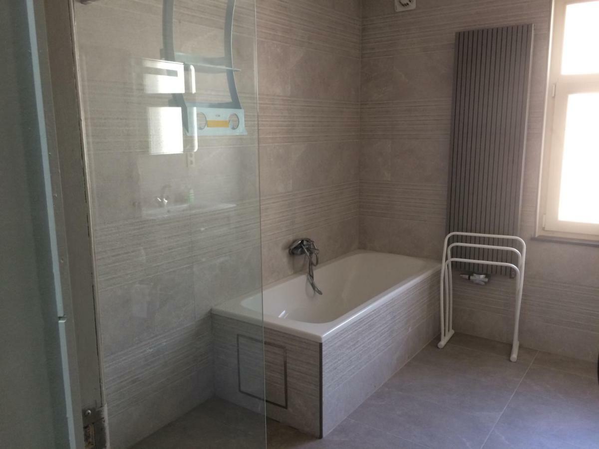 Maison au calme à 300m de la plage De Panne Esterno foto